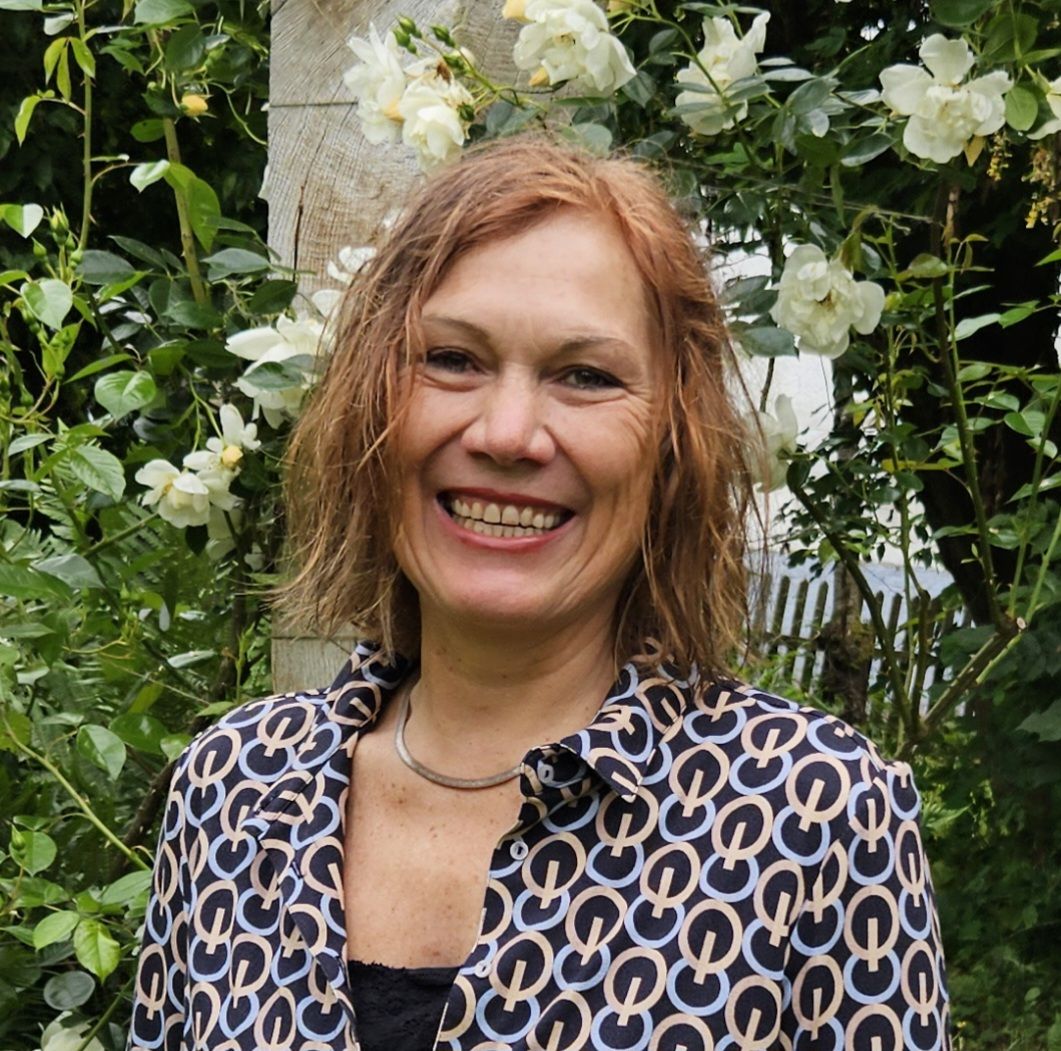 Dr. Claudia Tunsch